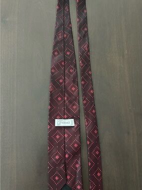 Versace Burgundy Silk Tie Red Geometric Medusa Head Monogram Made In Italy